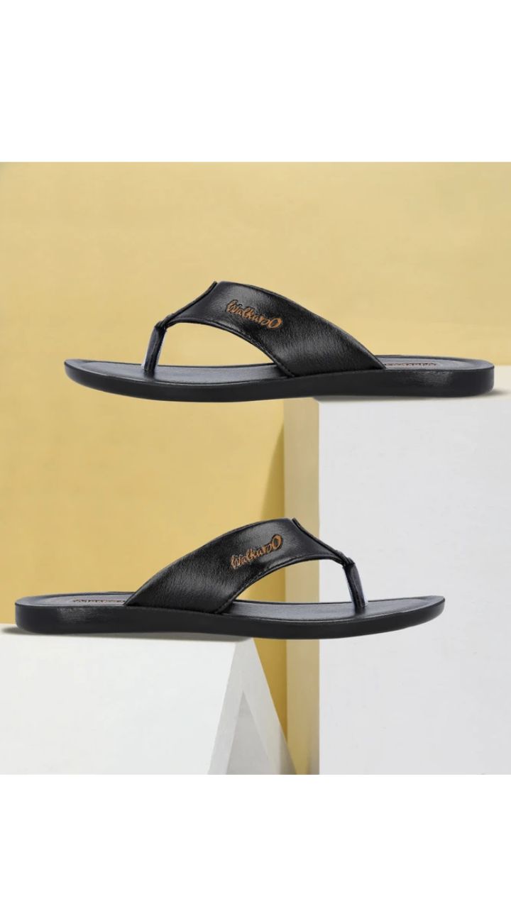 Walkaroo styles man flip flops