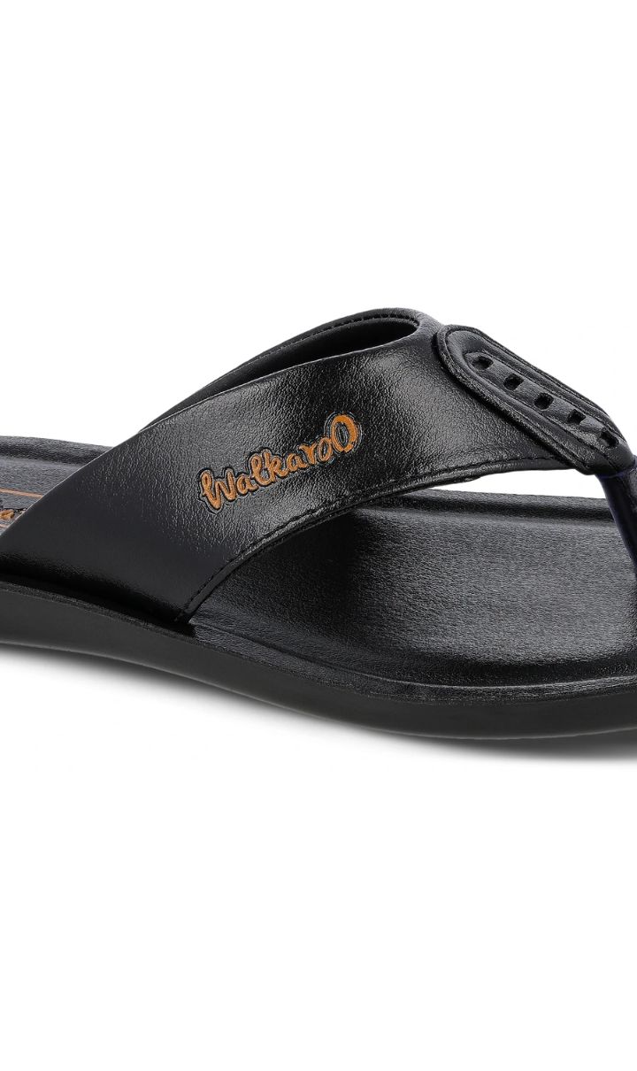 Walkaroo styles man flip flops