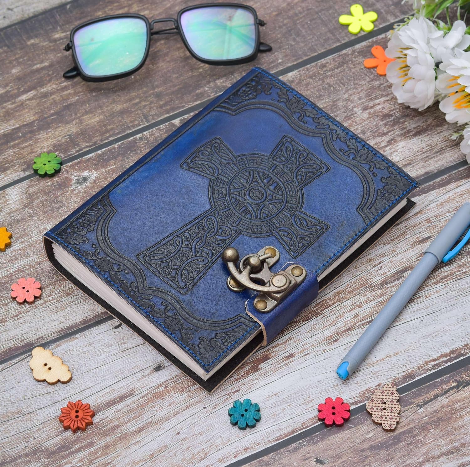 Vintage Leather Journal Diary with Metal Lock – Unruled Pages