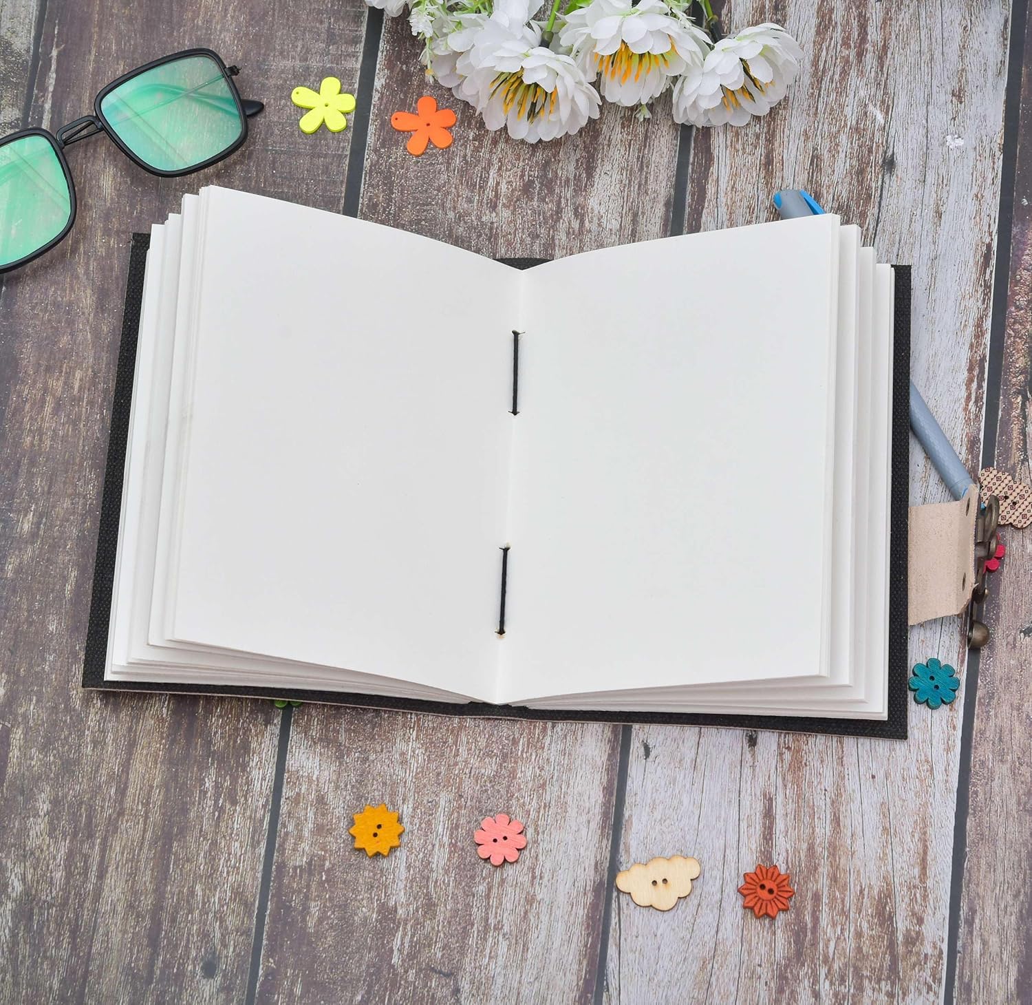 Vintage Leather Journal Diary with Metal Lock – Unruled Pages