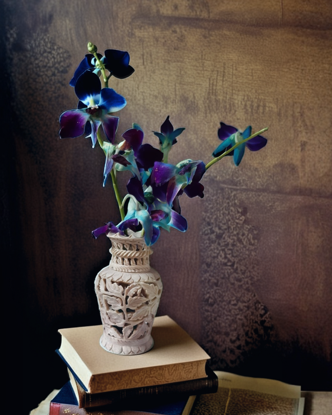 Soapstone Marble Flower Vase with Intricate Leaf Carving