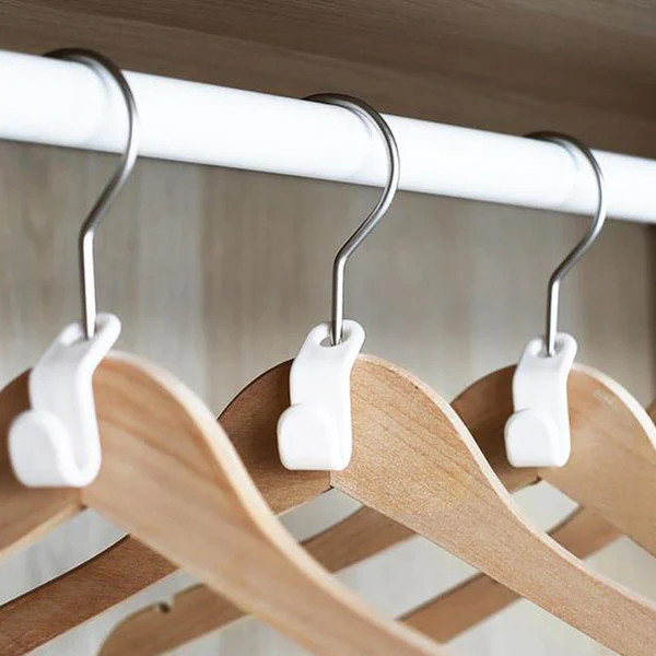 Plastic Clothes Hanger with Non Slip Pad Grip
